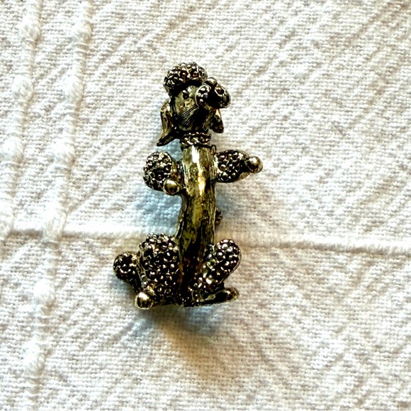 Gerry'S Jewelry - Vintage Gerrys Gold Tone Poodle Brooch Textured Puppy Dog Pin Patina Signed